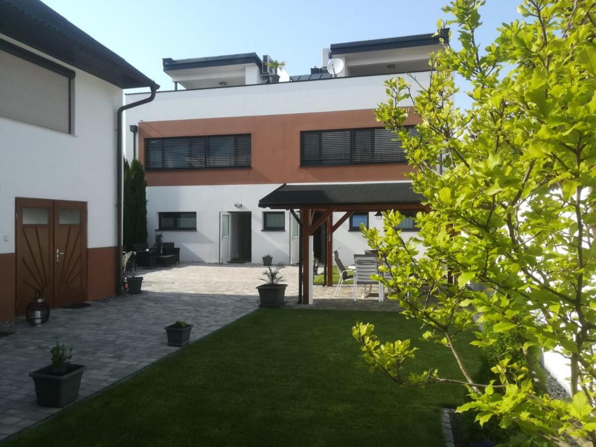 Penthouse Griemann 2 Fuer Max 4 Personen Mit Eigener Grosser Dachterrasse Zum Relaxen! Illmitz Esterno foto