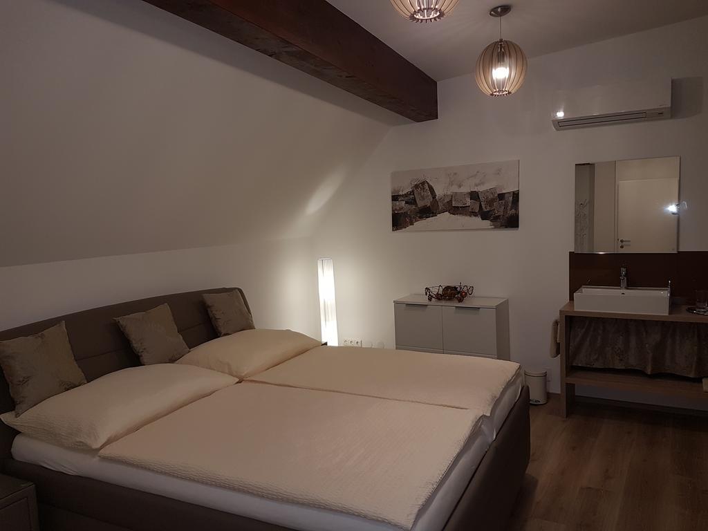 Penthouse Griemann 2 Fuer Max 4 Personen Mit Eigener Grosser Dachterrasse Zum Relaxen! Illmitz Esterno foto