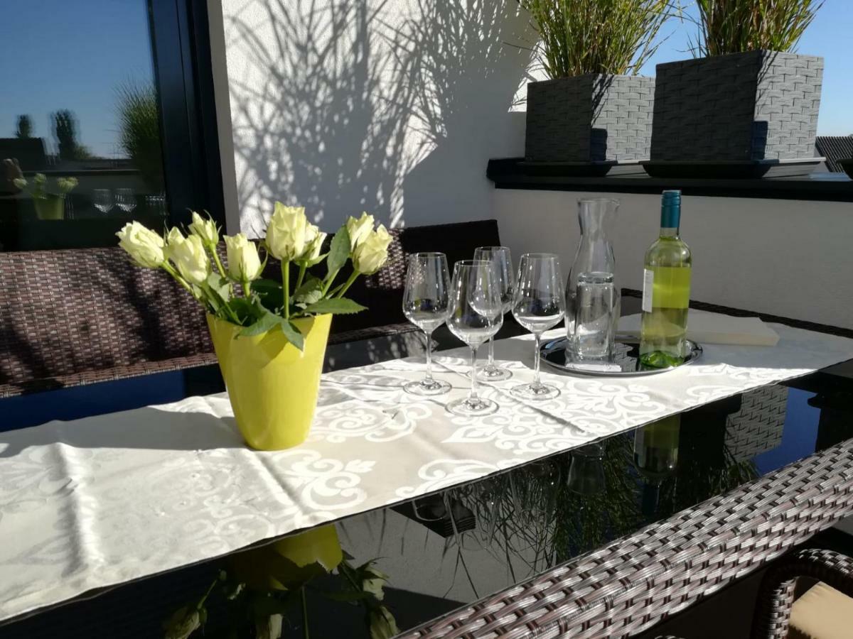 Penthouse Griemann 2 Fuer Max 4 Personen Mit Eigener Grosser Dachterrasse Zum Relaxen! Illmitz Esterno foto
