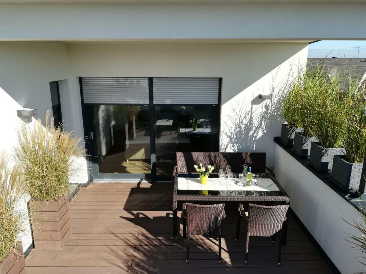 Penthouse Griemann 2 Fuer Max 4 Personen Mit Eigener Grosser Dachterrasse Zum Relaxen! Illmitz Esterno foto